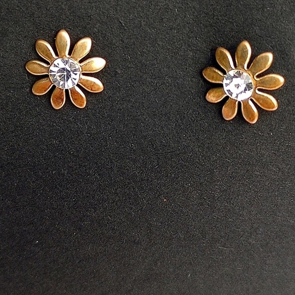 Gold Flower Posts Gold Petal Studs Rhinestone Flower Earrings Tiny - Picture 1 of 2
